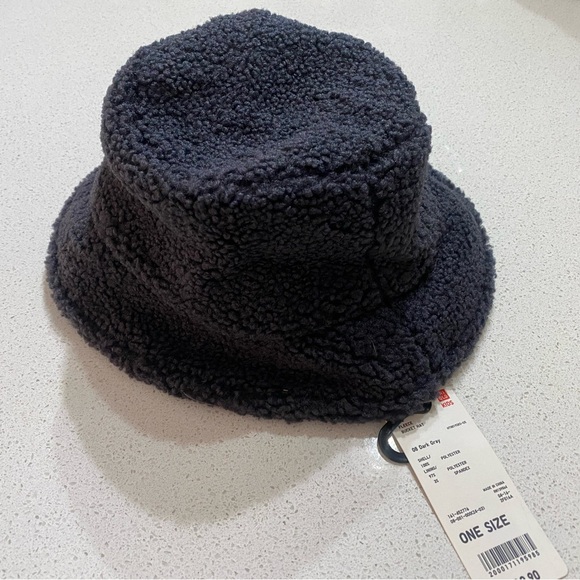 Stay Cozy and Stylish with This Brand New Uniqlo Fleece Nucket Hat! - Picture 2 of 2
